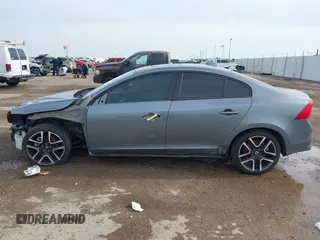 2017 Volvo S60 Dynamic with VIN YV126MFL4H2430687, listed as a IAAI auction lot 41577059 with 57,027 mi miles. Bid and sale history available at carsss.com. Image 15.