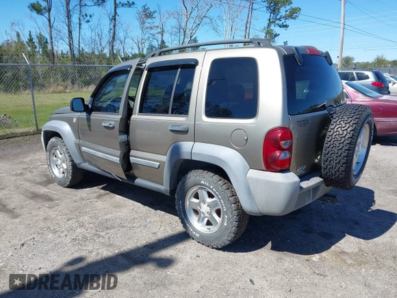 2006 Jeep Liberty Sport with VIN 1J4GL48556W104853, listed as a IAAI auction lot 41715122 with 185,465 mi miles and . Bid and sale history available at carsss.com. Image 3.