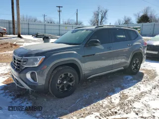 2024 Volkswagen Atlas Peak Edition SEL with VIN 1V2GR2CA0RC592224, listed as a Copart auction lot 45500365 with 42 mi miles and Clean title. Bid and sale history available at DreamBid. Image 1.