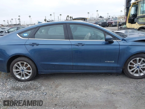 2019 Ford Fusion Hybrid SE with VIN 3FA6P0LU2KR148731, listed as a IAAI auction lot 41776405 with Not Provided miles. Bid and sale history available at carsss.com. Image 14.