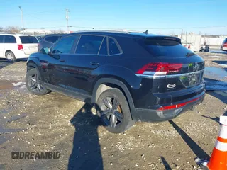 2020 Volkswagen Atlas SE with VIN 1V21E2CA9LC225525, listed as a IAAI auction lot 41742619 with 71,185 mi miles and . Bid and sale history available at DreamBid. Image 3.