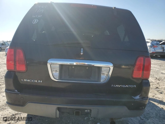 2004 Lincoln Navigator Luxury with VIN 5LMFU27R94LJ10685, listed as a Copart auction lot 43794105 with 441,961 mi miles and Salvage Title. Bid and sale history available at carsss.com. Image 6.