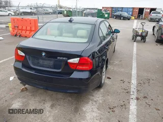 2006 BMW 3 Series 325i with VIN WBAVB17586NK40817, listed as a IAAI auction lot 41514714 with 156,789 mi miles. Bid and sale history available at carsss.com. Image 4.