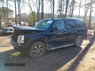 2006 Cadillac Escalade z VIN 1GYEK63N26R131245, wystawiony jako IAAI lot #41355286 z przebiegiem 247 558 mil mil oraz . Historia ofert i sprzedaży dostępna na DreamBid. Obrazek 18.
