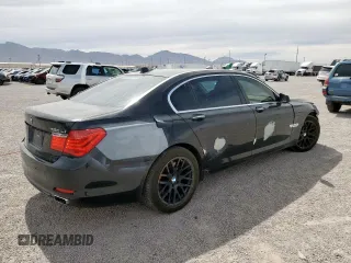 2009 BMW 7 Series 750Li z VIN WBAKB83569CY57456, wystawiony jako Copart lot #56789415 z przebiegiem 103 139 mil mil oraz Czysty tytuł • Clean title. Historia ofert i sprzedaży dostępna na DreamBid. Obrazek 3.