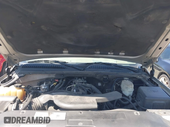 2004 Chevrolet Suburban Z71 z VIN 3GNFK16Z14G122679, wystawiony jako IAAI lot #41979958 z przebiegiem 238 912 mil mil oraz . Historia ofert i sprzedaży dostępna na DreamBid. Obrazek 10.