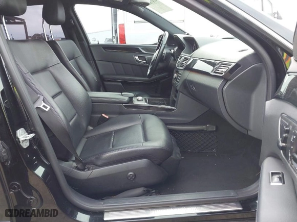 2011 Mercedes-Benz E-Class E 350 Luxury with VIN WDDHF5GB1BA272288, listed as a IAAI auction lot 41835654 with 160,807 mi miles. Bid and sale history available at carsss.com. Image 5.