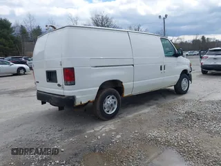 2008 Ford Econoline Cargo Commercial z VIN 1FTNE14WX8DB02132, wystawiony jako IAAI lot #41879542 z przebiegiem 401 784 mil mil oraz . Historia ofert i sprzedaży dostępna na DreamBid. Obrazek 4.