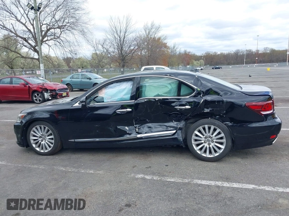 2017 Lexus LS 460 z VIN JTHCL5EF2H5028166, wystawiony jako IAAI lot #42049415 z przebiegiem 205 982 mil mil oraz . Historia ofert i sprzedaży dostępna na DreamBid. Obrazek 14.