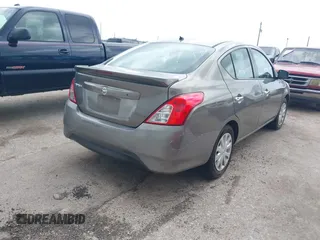 2016 Nissan Versa S Plus z VIN 3N1CN7AP7GL890158, wystawiony jako IAAI lot #42490338 z przebiegiem 180 520 mil mil oraz . Historia ofert i sprzedaży dostępna na DreamBid. Obrazek 4.