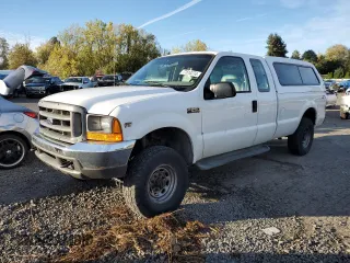 2001 Ford Super Duty F-250 XL with VIN 1FTNX21L51EA29472, listed as a Copart auction lot 77810274 with 241,055 mi miles and Salvage Title. Bid and sale history available at carsss.com. Image 1.