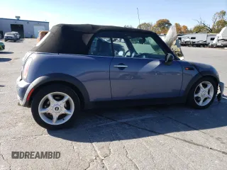 2006 MINI Convertible с VIN WMWRF33556TF64247, выставлен на аукционе Copart как лот 88324875 с пробегом Не указан миль и На запчасти • Non repairable. История ставок и продаж доступна на DreamBid. Изображение 3.