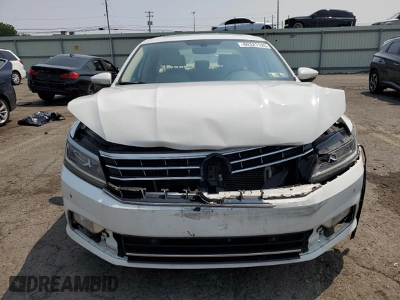 2017 Volkswagen Passat SE z VIN 1VWGT7A37HC032927, wystawiony jako Copart lot #60321125 z przebiegiem 208 231 mil mil oraz Szkoda całkowita • Salvage title. Historia ofert i sprzedaży dostępna na DreamBid. Obrazek 5.