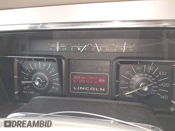 2007 Lincoln Navigator z VIN 5LMFU285X7LJ09190, wystawiony jako IAAI lot #41611256 z przebiegiem 185 879 mil mil oraz . Historia ofert i sprzedaży dostępna na DreamBid. Obrazek 7.