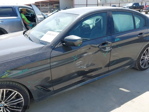 2019 BMW 5 Series 530i xDrive with VIN WBAJA7C50KG910479, listed as a IAAI auction lot 41802413 with 84,932 mi miles. Bid and sale history available at carsss.com. Image 6.