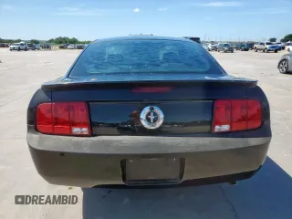 2008 Ford Mustang Deluxe с VIN 1ZVHT80NX85102728, выставлен на аукционе Copart как лот 62939415 с пробегом Не указан миль и Чистый • Clean title. История ставок и продаж доступна на DreamBid. Изображение 6.