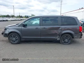 2019 Dodge Grand Caravan SE with VIN 2C4RDGBG4KR502999, listed as a IAAI auction lot 40103732 with 157,823 mi miles. Bid and sale history available at carsss.com. Image 6.