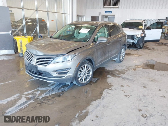 2016 Lincoln MKC Reserve with VIN 5LMCJ3C93GUJ19078, listed as a IAAI auction lot 41633487 with 91,961 mi miles and . Bid and sale history available at DreamBid. Image 17.