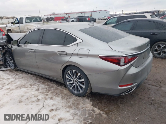2021 Lexus ES with VIN 58ADZ1B15MU107499, listed as a IAAI auction lot 41742998 with 1 mi miles. Bid and sale history available at carsss.com. Image 3.