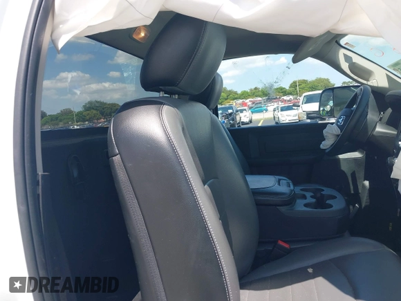 2022 Ram 1500 Tradesman z VIN 3C6JR6DG1NG300872, wystawiony jako IAAI lot #42255745 z przebiegiem 30 727 mil mil oraz . Historia ofert i sprzedaży dostępna na DreamBid. Obrazek 8.
