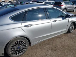 2017 Ford Fusion SE with VIN 3FA6P0H91HR200363, listed as a IAAI auction lot 41211275 with 63,409 mi miles. Bid and sale history available at carsss.com. Image 4.