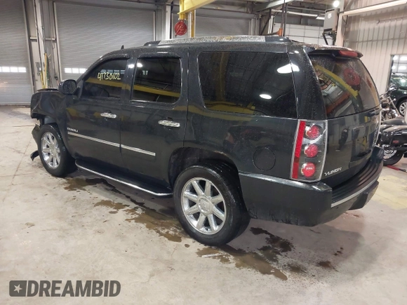 2013 GMC Yukon Denali with VIN 1GKS2EEF5DR111548, listed as a IAAI auction lot 41730102 with 174,312 mi miles. Bid and sale history available at carsss.com. Image 3.
