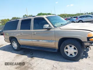 2005 GMC Yukon XL SLT with VIN 1GKEC16Z25J229939, listed as a IAAI auction lot 42064340 with 211,964 mi miles. Bid and sale history available at carsss.com. Image 6.
