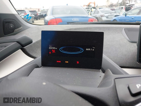 2019 BMW i3 z VIN WBY8P4C54K7E83372, wystawiony jako IAAI lot #42055886 z przebiegiem 22 230 mil mil oraz . Historia ofert i sprzedaży dostępna na DreamBid. Obrazek 7.