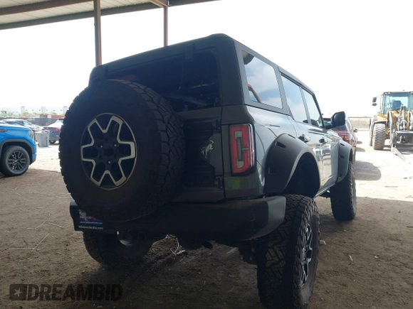 2023 Ford Bronco z VIN 1FMEE5DP8PLA91454, wystawiony jako IAAI lot #42023594 z przebiegiem 49 354 mil mil oraz . Historia ofert i sprzedaży dostępna na DreamBid. Obrazek 4.