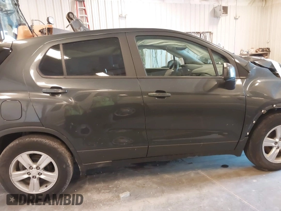 2020 Chevrolet Trax LS with VIN 3GNCJKSB5LL197234, listed as a IAAI auction lot 41821554 with 34,159 mi miles. Bid and sale history available at carsss.com. Image 13.