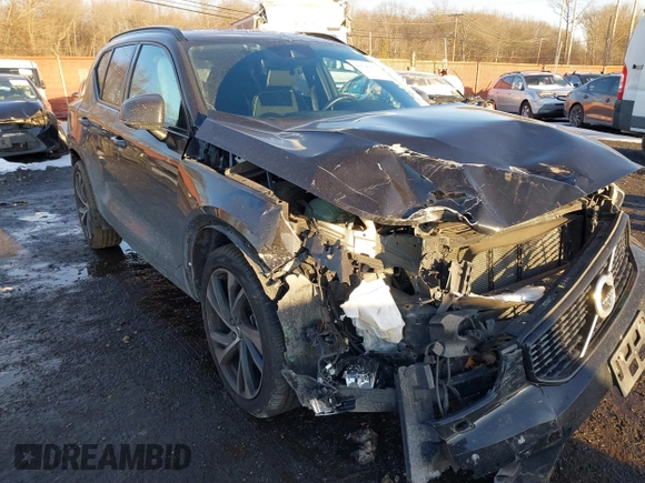 2021 Volvo XC40 R-Design with VIN YV4162UM3M2435422, listed as a IAAI auction lot 41546072 with 59,127 mi miles and . Bid and sale history available at carsss.com. Image 6.