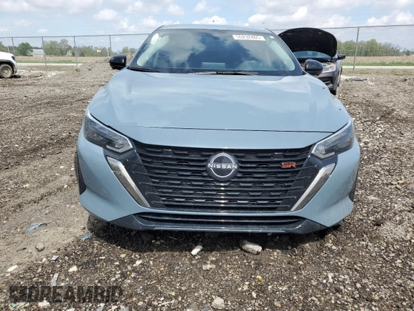 2025 Nissan Sentra SR z VIN 3N1AB8DV2SY221081, wystawiony jako Copart lot #55232405 z przebiegiem 9 391 mil mil oraz Szkoda całkowita • Salvage title. Historia ofert i sprzedaży dostępna na DreamBid. Obrazek 5.