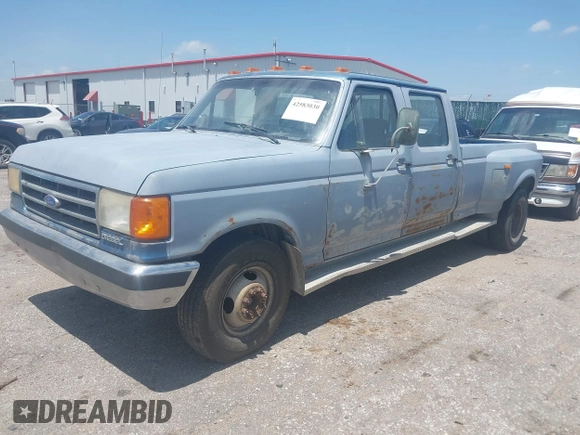 1991 Ford F-350 z VIN 2FTJW35M6MCA03659, wystawiony jako IAAI lot #42583030 z przebiegiem 31 526 mil mil oraz . Historia ofert i sprzedaży dostępna na DreamBid. Obrazek 2.