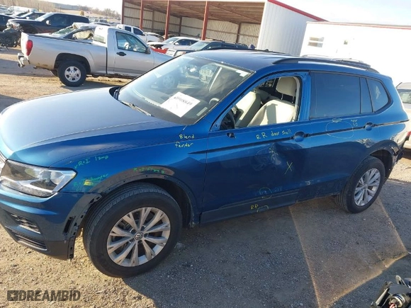 2020 Volkswagen Tiguan S with VIN 3VV0B7AX7LM120394, listed as a IAAI auction lot 40908849 with 31,973 mi miles. Bid and sale history available at carsss.com. Image 15.