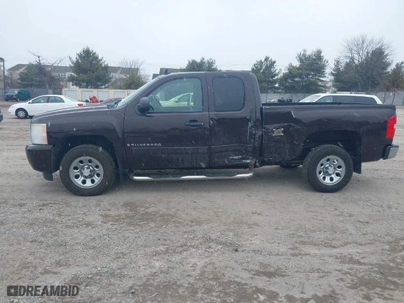 2008 Chevrolet Silverado 1500 Work Truck with VIN 1GCEC19C08Z110229, listed as a IAAI auction lot 41608954 with 40,260 mi miles. Bid and sale history available at carsss.com. Image 13.