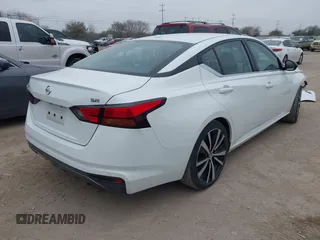2022 Nissan Altima SR with VIN 1N4BL4CV7NN326103, listed as a IAAI auction lot 41644881 with 54,580 mi miles and . Bid and sale history available at DreamBid. Image 4.