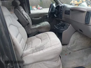 2000 Chevrolet Express Cargo Van w/YF7 with VIN 1GBFG15R1Y1113064, listed as a IAAI auction lot 41727851 with 344,670 mi miles. Bid and sale history available at carsss.com. Image 5.