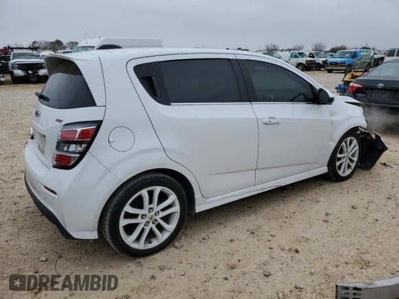 2020 Chevrolet Sonic LT z VIN 1G1JD6SB2L4139529, wystawiony jako Copart lot #87951275 z przebiegiem 127 332 mil mil oraz Szkoda całkowita • Salvage title. Historia ofert i sprzedaży dostępna na DreamBid. Obrazek 3.