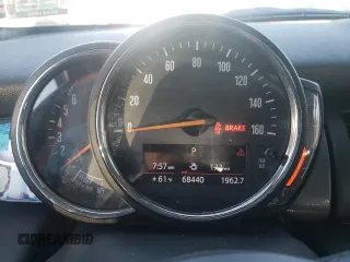 2021 MINI Hardtop 4 Door Oxford Edition z VIN WMWXU7C07M2N56224, wystawiony jako Copart lot #53171855 z przebiegiem 68 440 mil mil oraz Szkoda całkowita • Salvage title. Historia ofert i sprzedaży dostępna na DreamBid. Obrazek 9.