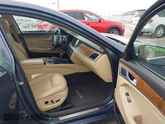 2015 Hyundai Genesis 3.8L with VIN KMHGN4JE4FU093636, listed as a IAAI auction lot 42021732 with 130,512 mi miles. Bid and sale history available at carsss.com. Image 5.