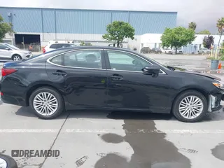 2017 Lexus ES 350 z VIN 58ABK1GG6HU066363, wystawiony jako IAAI lot #42232966 z przebiegiem 60 908 mil mil oraz . Historia ofert i sprzedaży dostępna na DreamBid. Obrazek 14.