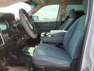 2019 Ram 1500 Tradesman z VIN 1C6RR7KT0KS601467, wystawiony jako IAAI lot #42150505 z przebiegiem 97 265 mil mil oraz . Historia ofert i sprzedaży dostępna na DreamBid. Obrazek 1.