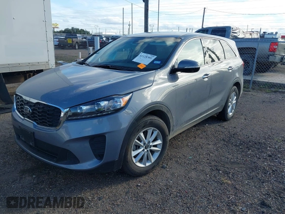 2020 Kia Sorento LX with VIN 5XYPG4A33LG711796, listed as a IAAI auction lot 41128301 with 58,824 mi miles. Bid and sale history available at carsss.com. Image 17.