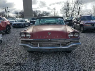 1957 Chrysler New Yorker z VIN N5722394, wystawiony jako Copart lot #81414084 z przebiegiem 18 527 mil mil oraz Tytuł czysty. Historia ofert i sprzedaży dostępna na DreamBid. Obrazek 5.