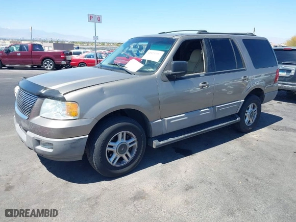 2003 Ford Expedition Special Service with VIN 1FMRU15W53LB44124, listed as a IAAI auction lot 42021297 with 177,998 mi miles. Bid and sale history available at carsss.com. Image 2.