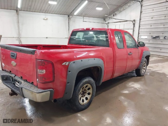 2009 Chevrolet Silverado 1500 Work Truck with VIN 1GCEK19079Z237053, listed as a IAAI auction lot 42036318 with 170,622 mi miles. Bid and sale history available at carsss.com. Image 4.
