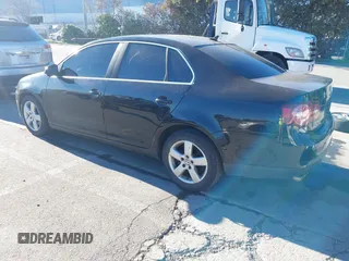 2008 Volkswagen Jetta SE z VIN 3VWRZ71K18M166457, wystawiony jako IAAI lot #41392289 z przebiegiem 244 330 mil mil oraz . Historia ofert i sprzedaży dostępna na DreamBid. Obrazek 3.