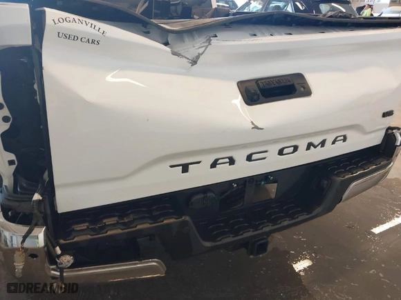 2020 Toyota Tacoma 2WD SR5 with VIN 3TMAZ5CN5LM124703, listed as a IAAI auction lot 41017478 with 47,627 mi miles. Bid and sale history available at carsss.com. Image 13.