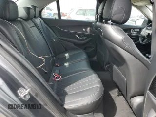 2018 Mercedes-Benz E 300 с VIN WDDZF4KB4JA293480, выставлен на аукционе Copart как лот 52153205 с пробегом 60 131 миль миль и Списание • Salvage title. История ставок и продаж доступна на DreamBid. Изображение 10.