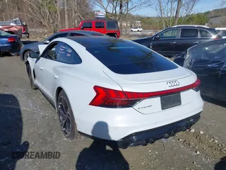 2022 Audi e-tron GT Prestige z VIN WAUEJBFWXN7009696, wystawiony jako IAAI lot #41536783 z przebiegiem Nie podano mil oraz . Historia ofert i sprzedaży dostępna na DreamBid. Obrazek 3.